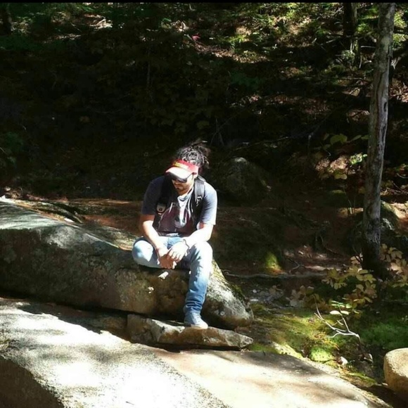 Meet your Posher, Andres - Picture 1 of 1